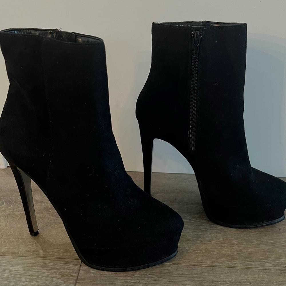 Jennifer Lopez (JLo) Graham Style Black Suede Platform Heels Booties Size 7 1/2M